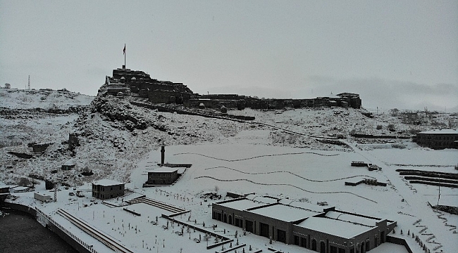 Beyaz gelinliğini giyen Kars havadan görüntülendi
