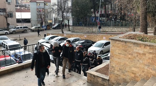 Bilecik'te fuhuş operasyonu, 2'si bayan, 8 kişi gözaltında