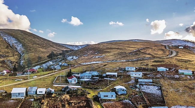 Bin 830 rakımlı yayla adını aldığı kar yağışına hasret kaldı