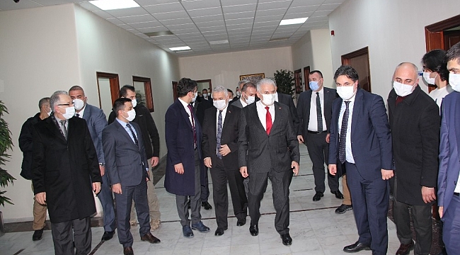 Binali Yıldırım'dan yerli aşı çalışmalarının geliştirildiği fabrikaya ziyaret