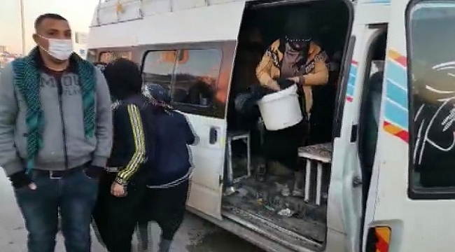 Bir minibüsten 33 kişi çıktı