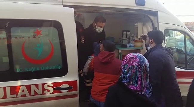 Bitlis'te çatıdan düşen kar kütlesi 4 kişiyi yaraladı