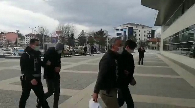 Bolu'da, 17 gram esrarla yakalanan 2 kişi adliyeye sevk edildi