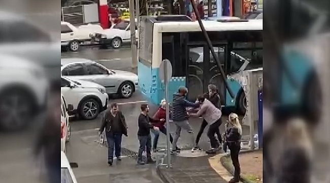Borçlu olduğu kadına çantasını kaptırdı