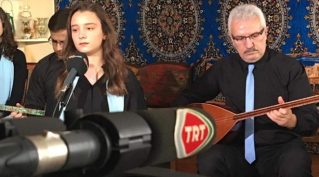 Bozüyüklü genç sanatçılar TRT Türkü Radyosu'na konuk oldular