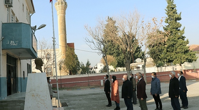 Bu kez öğrenciler değil veliler İstiklal Marşı okudu