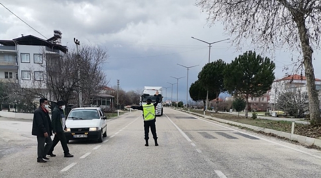 Burdur'da Jandarma ekiplerinden yaya önceliği denetimi