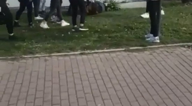 Bursa'da kızların sevgili kavgası kameralara yansıdı
