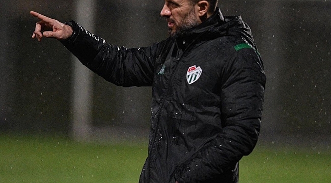 Bursaspor, Antalyaspor maçı hazırlıklarını yağmur altında sürdürdü