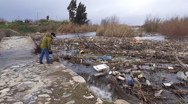 Büyük Menderes Nehri çöplüğe döndü, tehlike çanları çalıyor