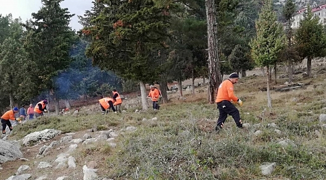 Çamlıyayla'daki mezarlıklarda kapsamlı temizlik
