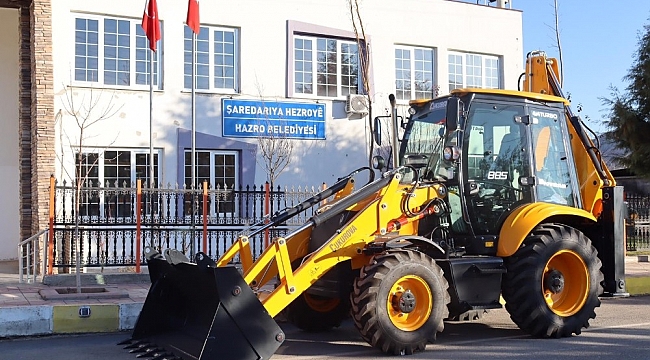 Çevre ve Şehircilik Bakanlığınca Hazro Belediyesine iş makinesi hibe edildi