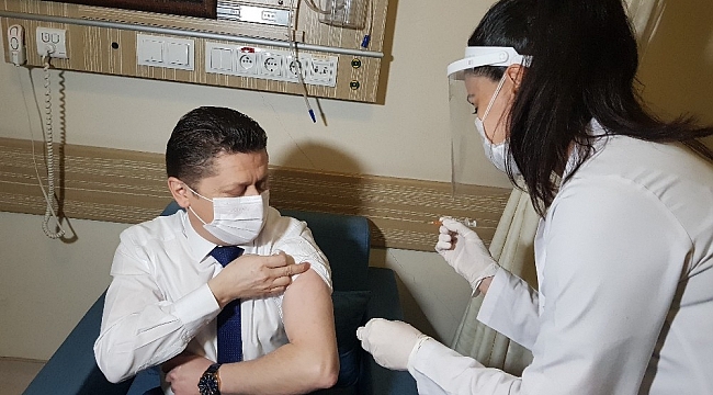 Covid-19 aşısı Karabük'te sağlık çalışanlarına uygulanmaya başladı
