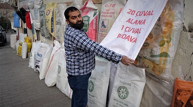 Çuvalla para kazanıyor...