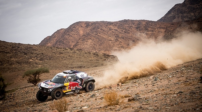 Dakar Rallisi'nde şampiyon Stephane Peterhansel