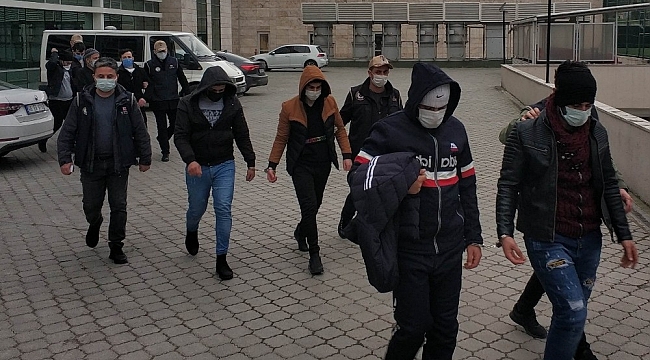 DEAŞ'dan gözaltına alınan 14 kişi adliyeye sevk edilerek gözaltı süreleri uzatıldı