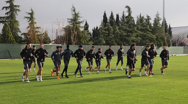 Denizlisporlu bir futbolcunun testi pozitif çıktı