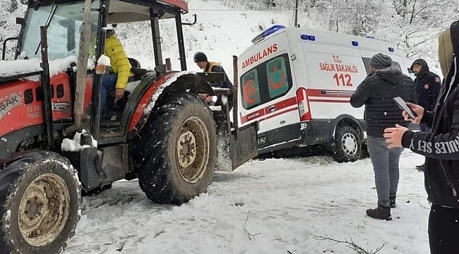 Devrek'te kanala düşen ambulans traktörle kurtarıldı