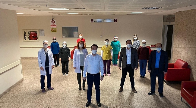 Devrek'te sağlık çalışanlarına aşı uygulanmasına başlandı