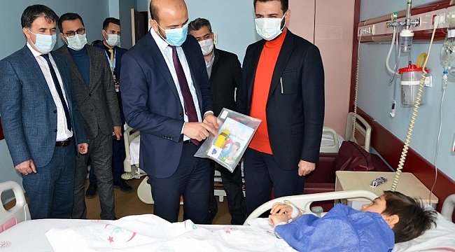 Dicle Elektrik'ten hasta çocuklara moral ziyareti
