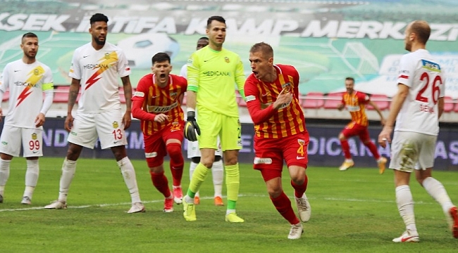 Dimitrios Kolovetsios ilk golünü attı