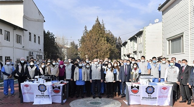 Diyarbakır Büyükşehir Belediyesi veteriner hekimlere malzeme desteğinde bulundu