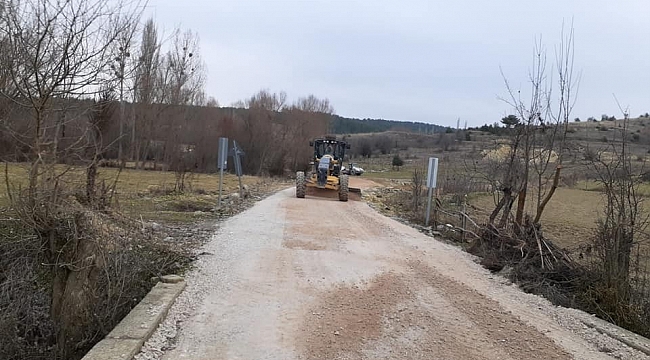 Dumlupınar'da mezarlık yolu tamam