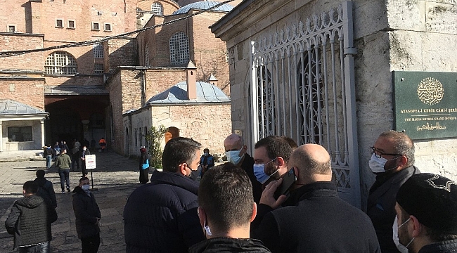 Dündar Osmanoğlu için Ayasofya'da gıyabi cenaze namazı kılındı