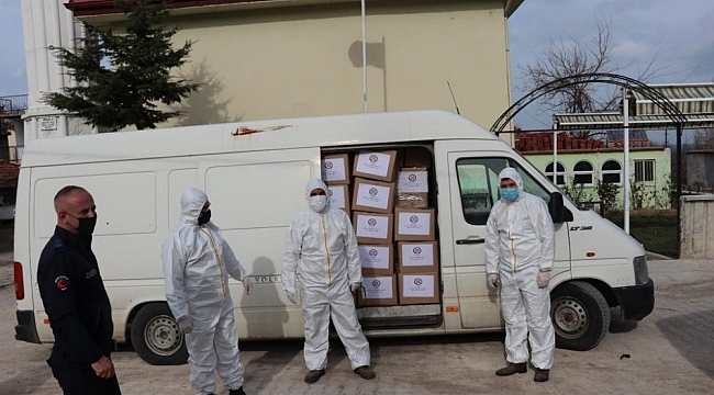 Eğirdir'de karantinadaki 121 haneye gıda ve temizlik malzemesi dağıtıldı