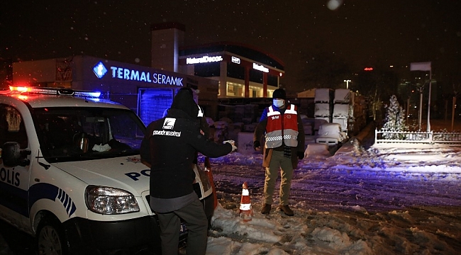 Emniyet mensuplarına sıcak çorba ikramı