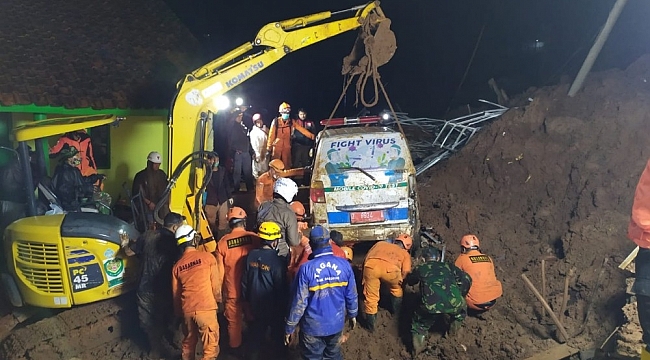 Endonezya'da heyelan: 11 ölü, 18 yaralı