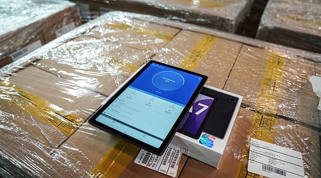 Erdek'te 10 öğrenciye tablet bilgisayar