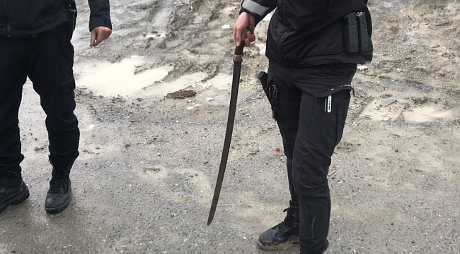 Esenyurt'ta kılıçlı pompalı tüfekli kavga:2 yaralı, 2 gözaltı