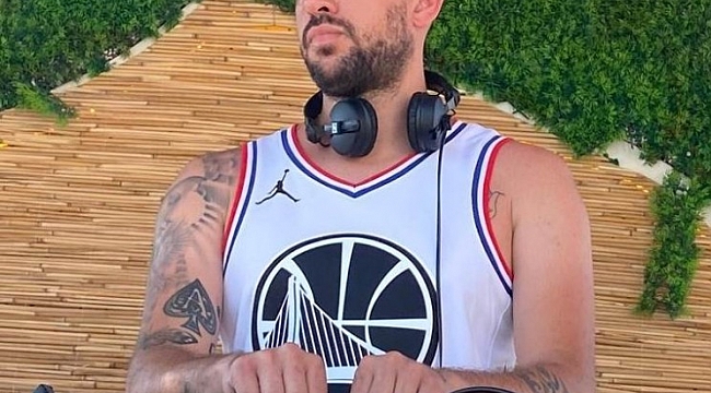 Eski futbolcu yeni DJ Anıl Canbıçakoğlu: "Müzik setim terapi araçlarım gibi"