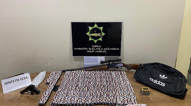 Eve operasyonda 5 bin 254 adet uyuşturucu hap bulundu