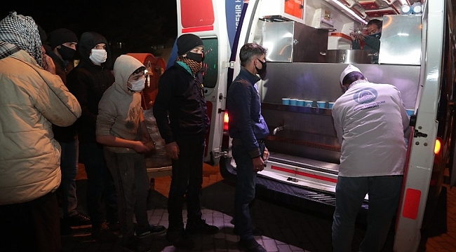 Eyyübiye'de mobil araç ile çorba dağıtımını