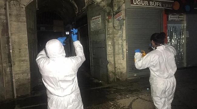 Fatih'te bir handa çıkan yangında han bekçisi hayatını kaybetti
