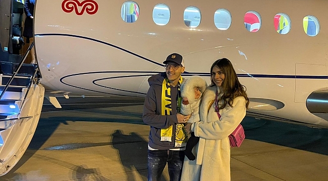 Fenerbahçe: "Kulübümüz, transfer süreçlerini ilerletmek için Mesut Özil'i İstanbul'a getiriyor."