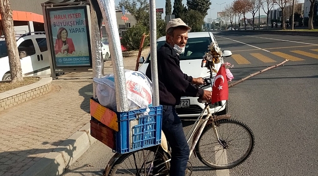 Feyzullah Dede, emekli olduktan sonra bisikleti ile yeniden gençleşti