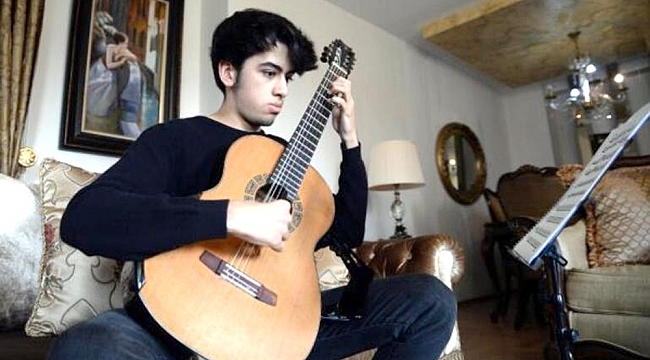 Genç yetenek Barkan Canbolat, dünyanın en iyi 4'üncü gitaristi oldu