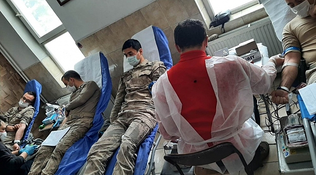 Göle ilçe Jandarmadan Kızılay'a kan bağışı
