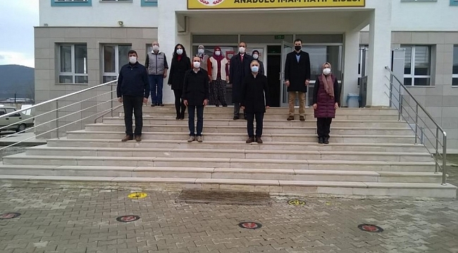 Gölpazarı'nda hep bir ağızdan İstiklal Marşı okundu