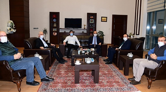 Gümüşhane Üniversitesi Rektörü Zeybek'ten, ETÜ Rektörü Çakmak'a ziyaret