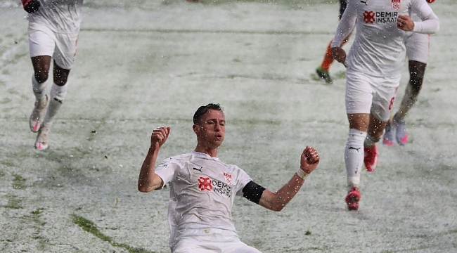Hakan Arslan ligdeki 5. golünü attı