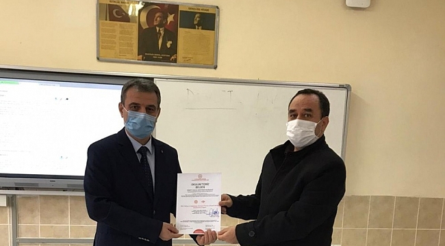 Halk Eğitim Merkezi Müdürlüğü'ne ''Okulumuz temiz'' belgesi