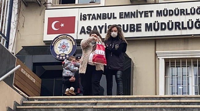 Hamile kadının çantayı çalması kamerada