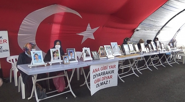 HDP önündeki aileler evlat nöbetini kararlılıkla sürdürüyor