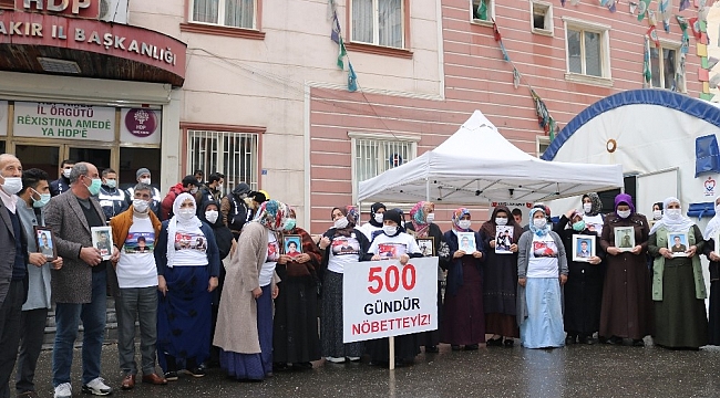 HDP önündeki ailelerin evlat nöbeti 500'üncü gününde