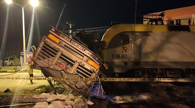 Yük treni tırı biçti
