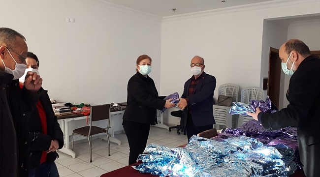 İhtiyaç sahibi çocuklara örgü ördüler